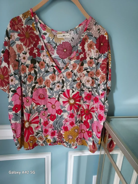 NATURAL LIFE Pink Floral Casual Shorts Set. Top XSMALL and Shorts SMALL - Picture 2 of 3